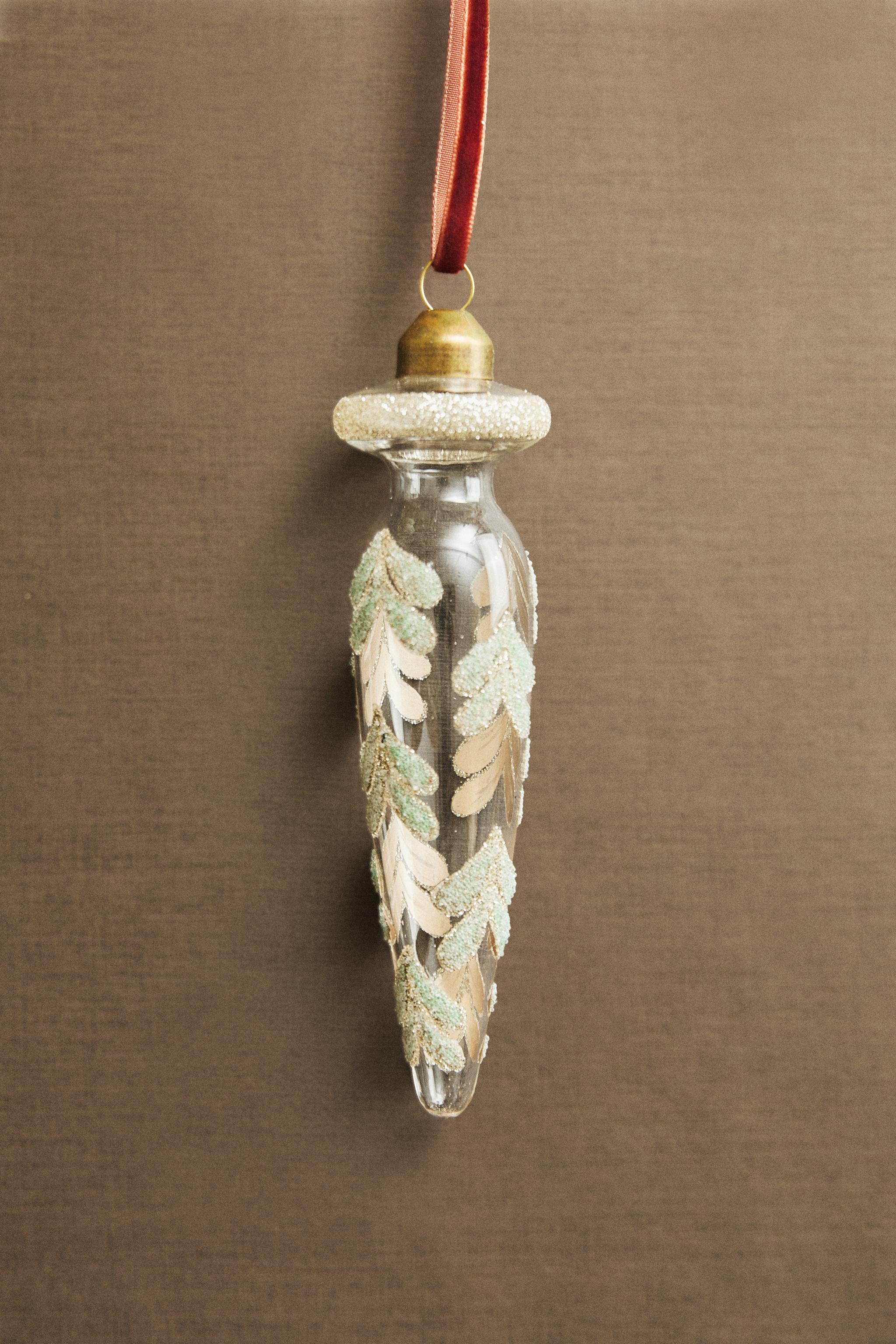 ELONGATED GLITTERY LEAF CHRISTMAS TREE ORNAMENT